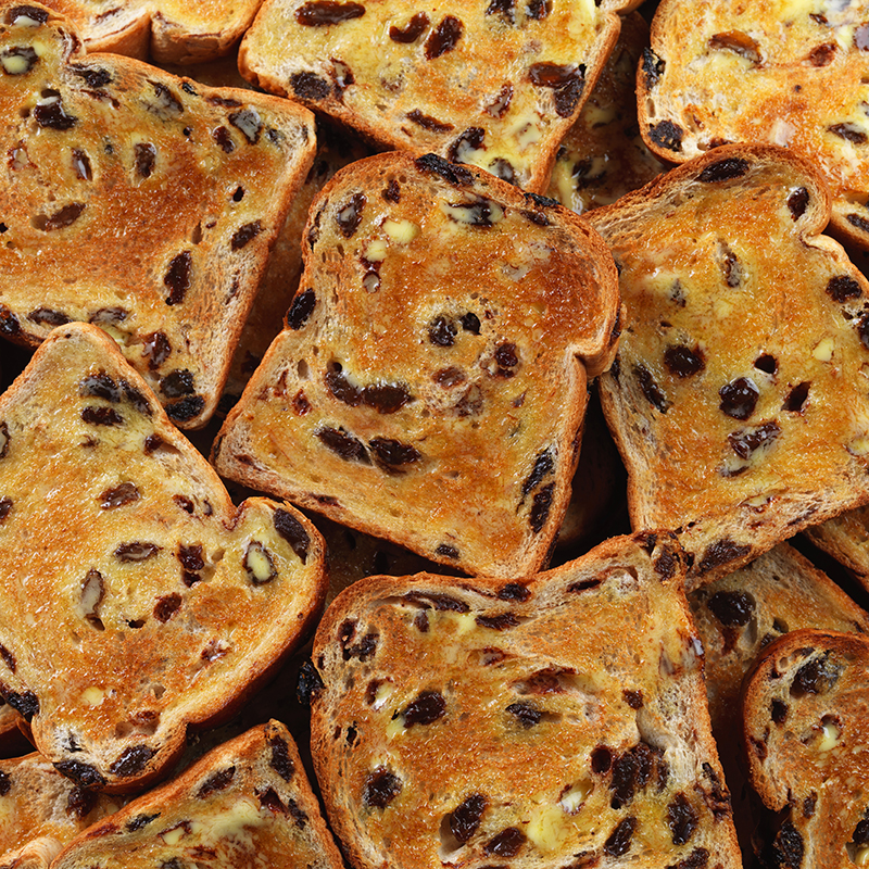 Raisin Loaf With Cinnamon 400g Fruit Loaves And Bread Warburtons