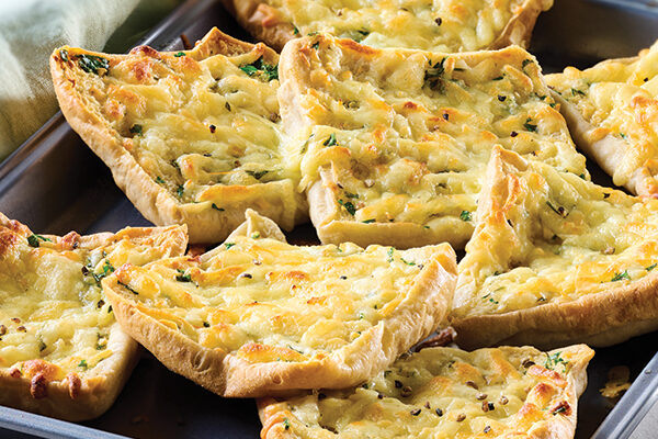 Warburtons Gluten Free Cheesy Garlic Bread Rolls