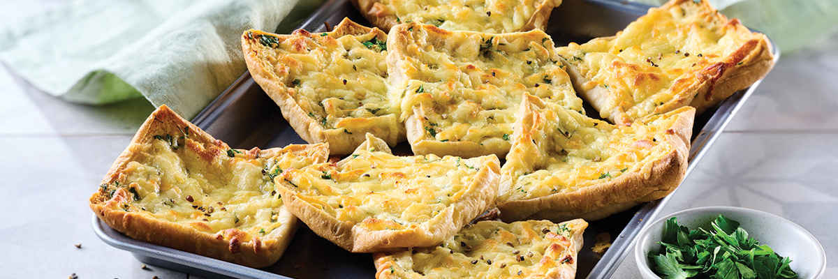 Warburtons Gluten Free Cheesy Garlic Bread Rolls