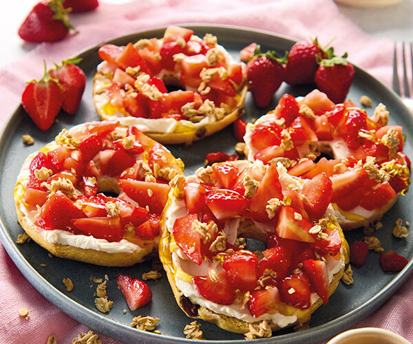 Warburtons Cream Cheese and Strawberry Bagel